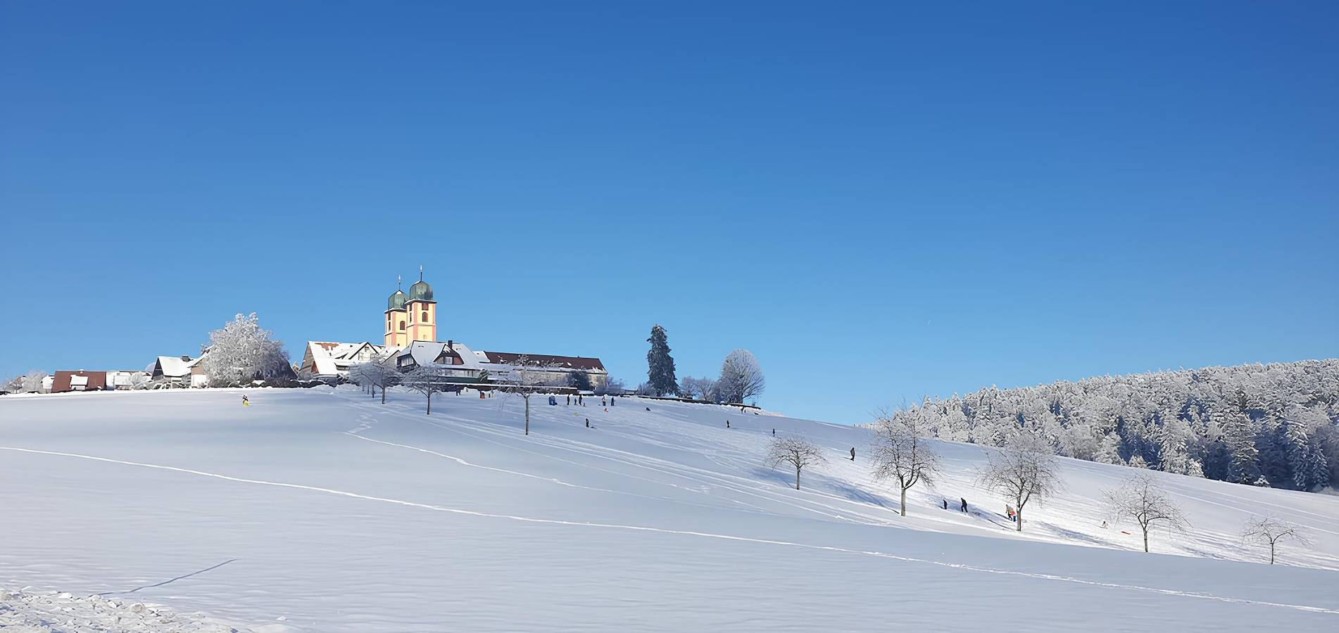 Entire apartment, Apartment 'Feldbergblick' with Private Terrace, Balcony and Wi-Fi in St. Märgen, Southern Black Forest