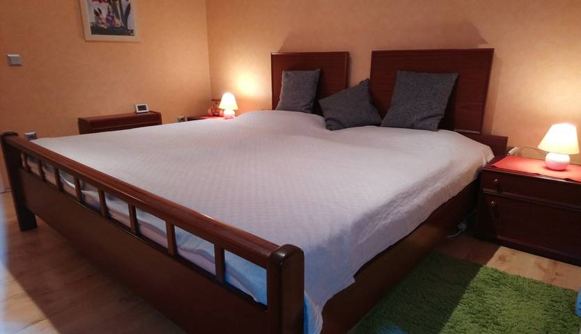 Entire apartment, Apartment 'Fewo Altengroden Süd Wilhelmshaven' with Shared Garden and Wi-Fi in Wilhelmshaven, Southern North Sea Coast