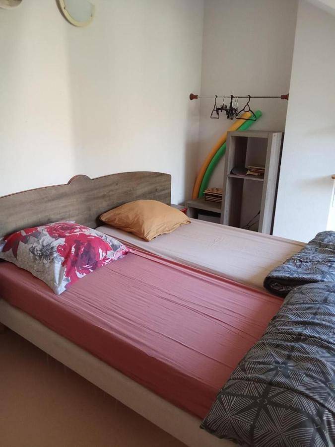 Location de vacances pour 6 personnes, avec balcon ainsi que vue et piscine dans Saint-Geniez-d'Olt-et-d'Aubrac - 3