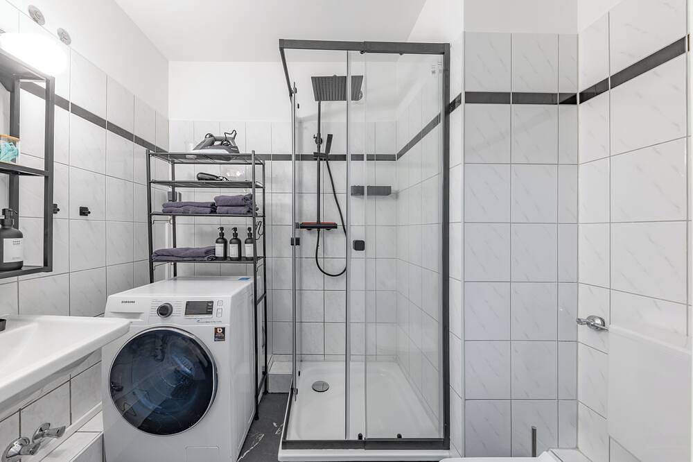 Entire apartment, Aurion City - Central design apartment with outdoor area in Derendorf, Düsseldorf