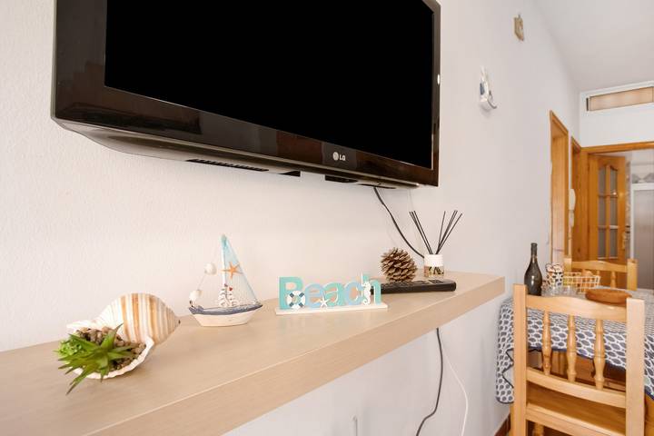 Apartamento entero, Casa de vacaciones "Las Arenas Bajo" cerca del mar con Wi-Fi in Las Arenas, Arico