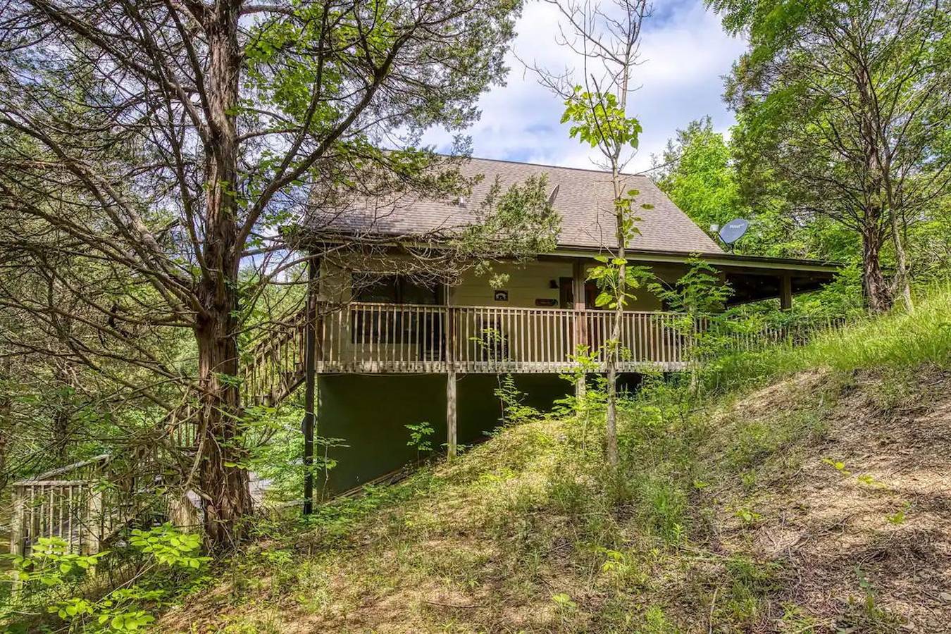 Entire apartment, Lake / Mountain Cabin w/Pool, Game Room, Hot Tub in Douglas Lake
