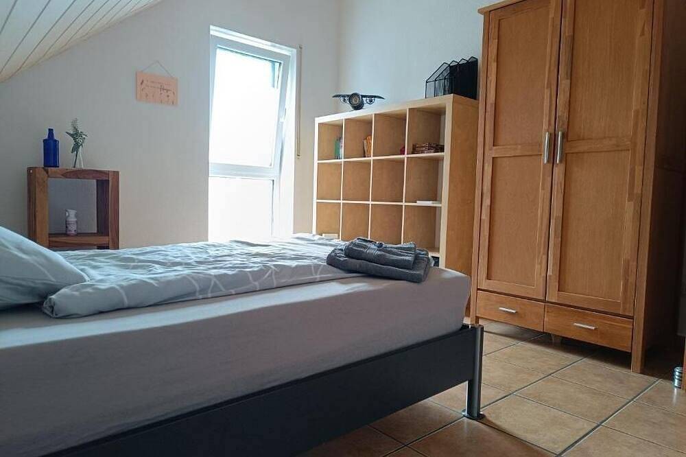 Entire apartment, Cozy Dg apartment in Kostheim in Mainz-Kostheim, Wiesbaden