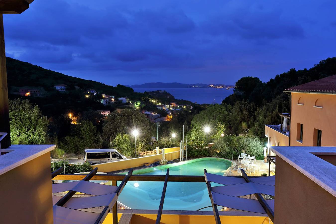 Appartamento intero, Appartamento La Pergola al Cavo 15 vicino alla spiaggia con piscina condivisa e Wi-Fi in Cavo, Isola d'Elba