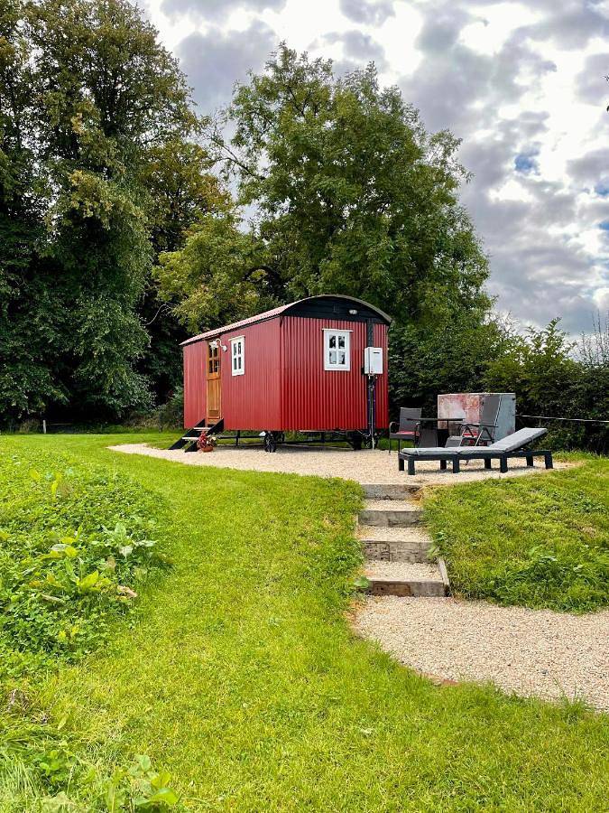 Vacation rental for 2 people, with Hot tub and Yard as well as View in County Cavan
