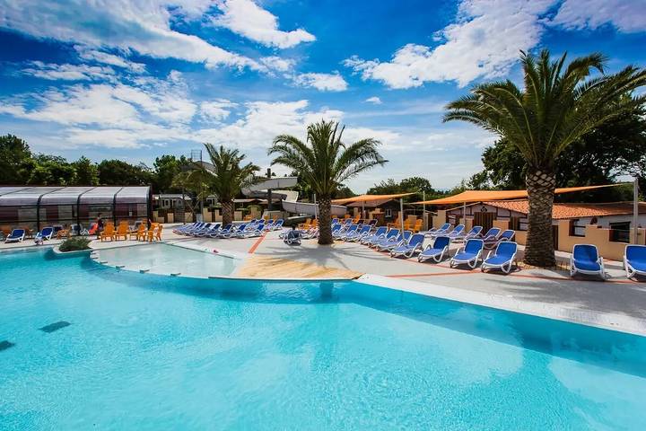 Bungalow für 7 Personen, mit Terrasse und Kinderpool sowie Pool im Baskenland (Frankreich)