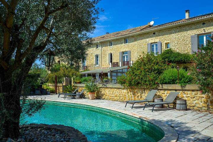 Location de vacances pour 6 personnes, avec piscine ainsi que jardin et vue, animaux acceptés à Roquemaure - 2