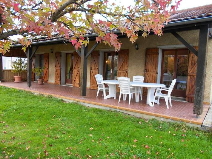 Cottage pour 6 personnes, avec piscine, animaux acceptés à Landorthe