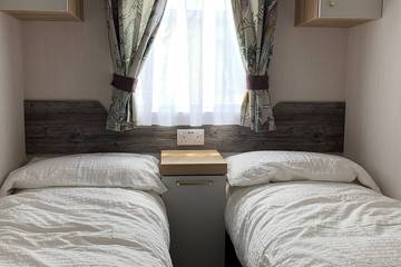 Static Caravan for 6 People in Walton on the Naze, Essex, Photo 1