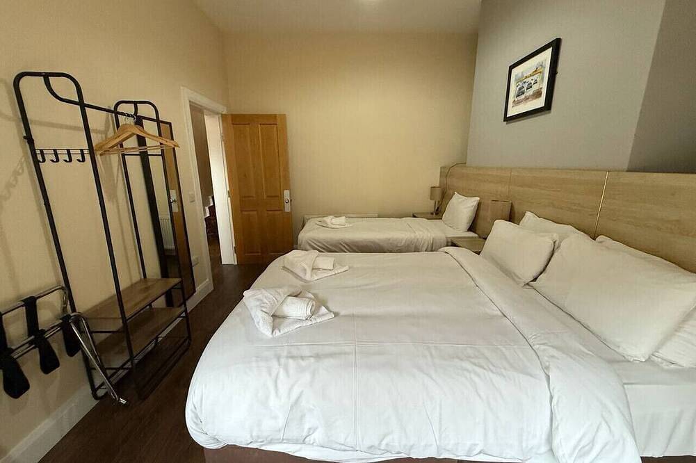 Gran casa de nueva Reformado, 13 Sleep, Wifi instalado profesionalmente in Belfast, Condado de Antrim (Irlanda del Norte)