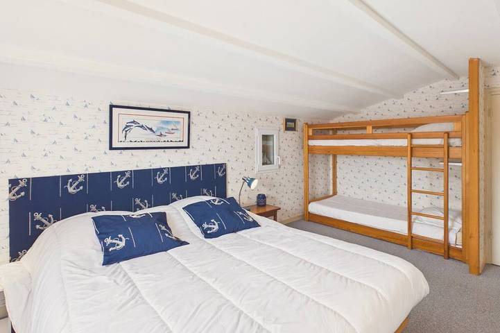 House for 4, 1 km from beach, garden & Bbq in Les Portes-en-Ré, Ile de Re