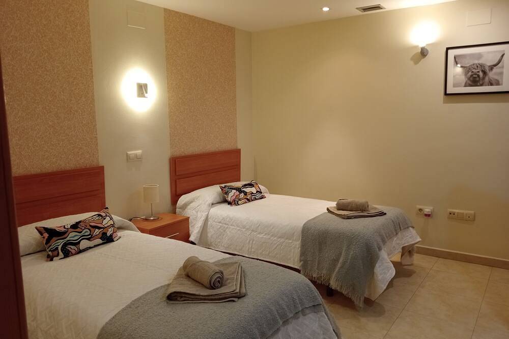 Appartamento intero, Amplio Alojamiento, Céntrico y Tranquilo, Aire Ac., Wifi, Ascensor, 4 Pax in Talavera de la Reina, Provincia di Toledo