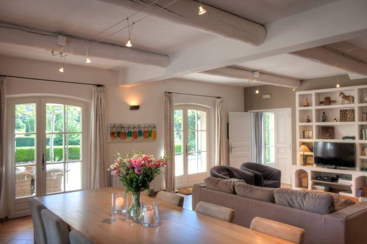 Location de vacances pour 10 personnes, avec piscine et jardin, adapté aux familles à Ménerbes - 4