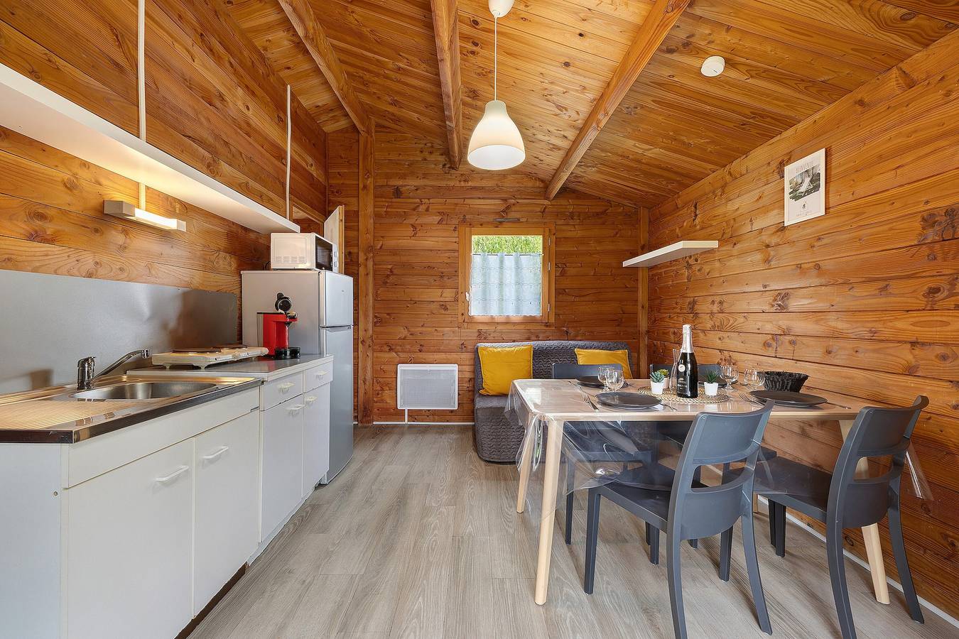 Chalet 'Confort 21' met terras en gedeeld zwembad in Saint-Gervais (Vendée), Vendée