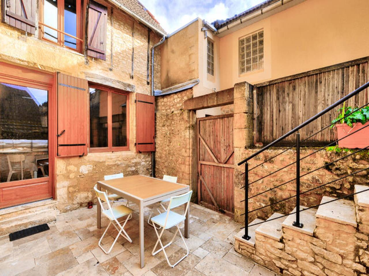 Apartamento entero, Apartamento en Montignac con piscina en la azotea in Montignac, Périgord Noir