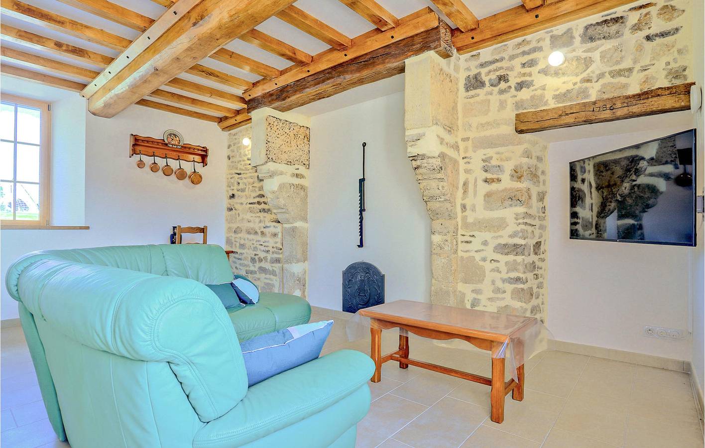 Bijou de Fierville : Spacieux, appartement avec jardin, parking et internet ! in Fierville-les-Mines, Côte de la Déroute