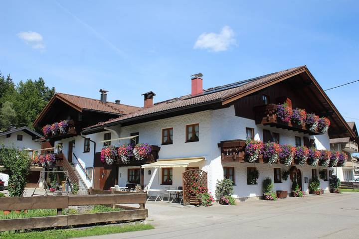Ferienwohnung für 5 Personen, mit Garten und Terrasse, mit Haustier in Langenwang