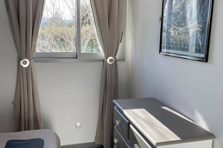 Appartement entier, Un appartement coquet et au calme dans un quartier résidentiel in Saint-Florent, Région de Calvi