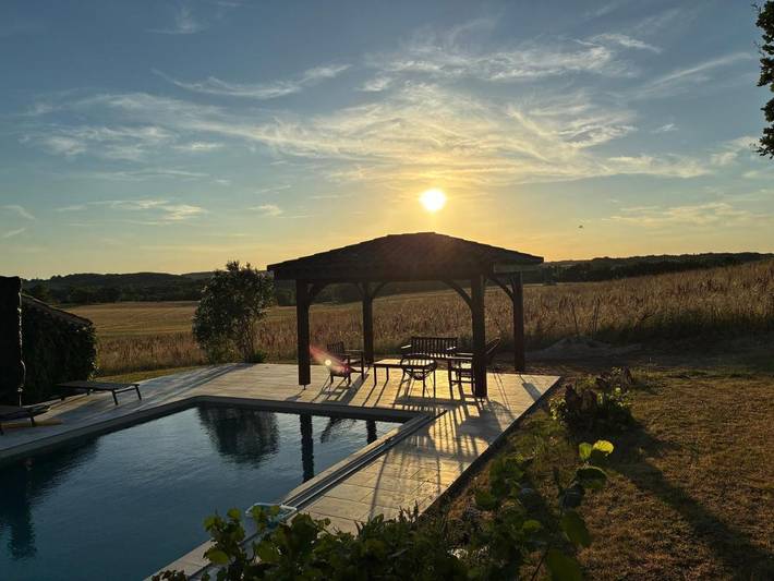 Location de vacances pour 9 personnes, avec Jacuzzi et Terrasse ainsi que Piscine et Vue à Saint-Eutrope-de-Born - 4