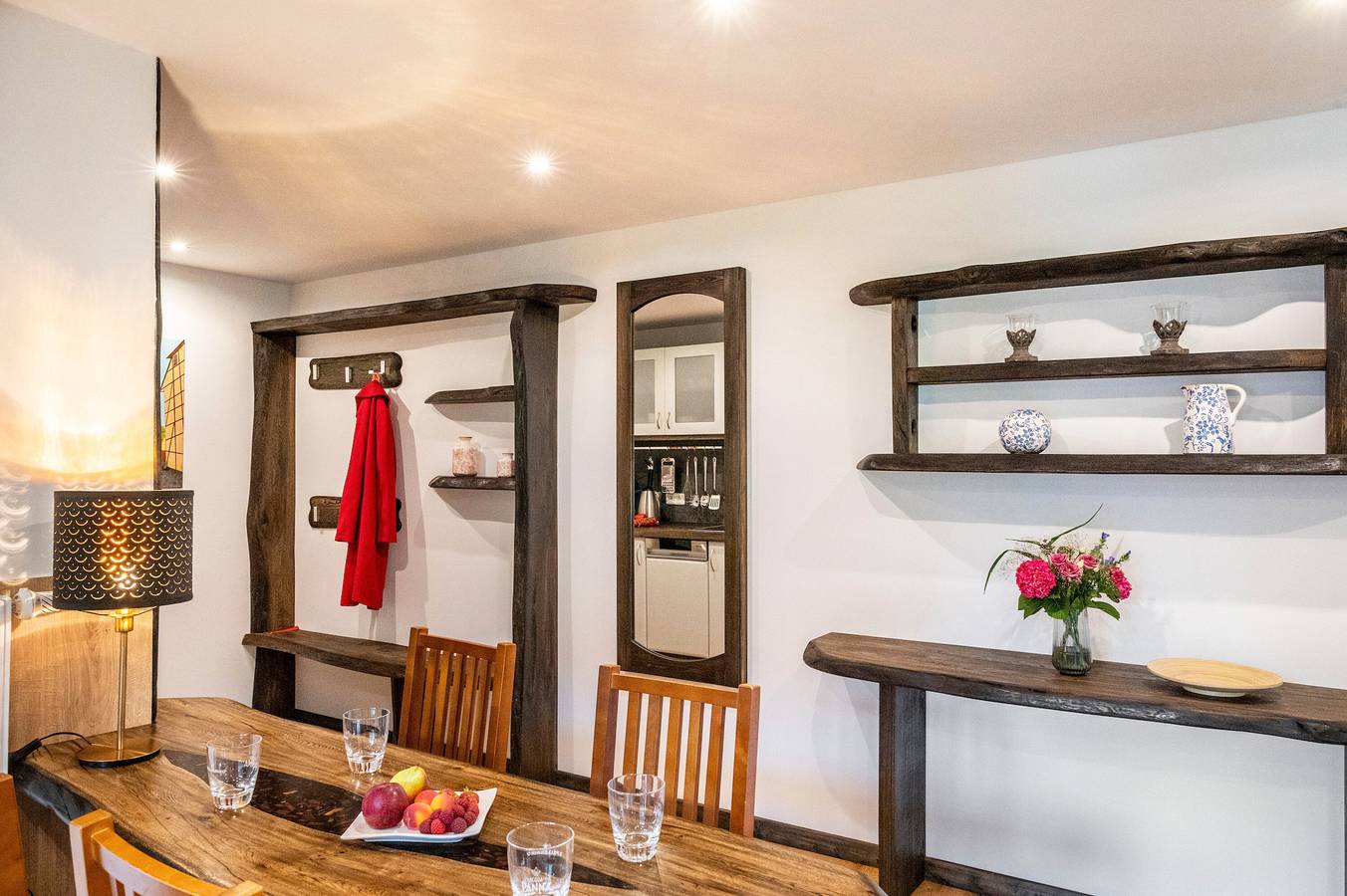 Ganze Wohnung, Stilvolle, moderne 2-Zimmer-Wohnung mit gemeinsamer Terrasse, Garten und Wlan in Bützow, Mecklenburgische Seenplatte