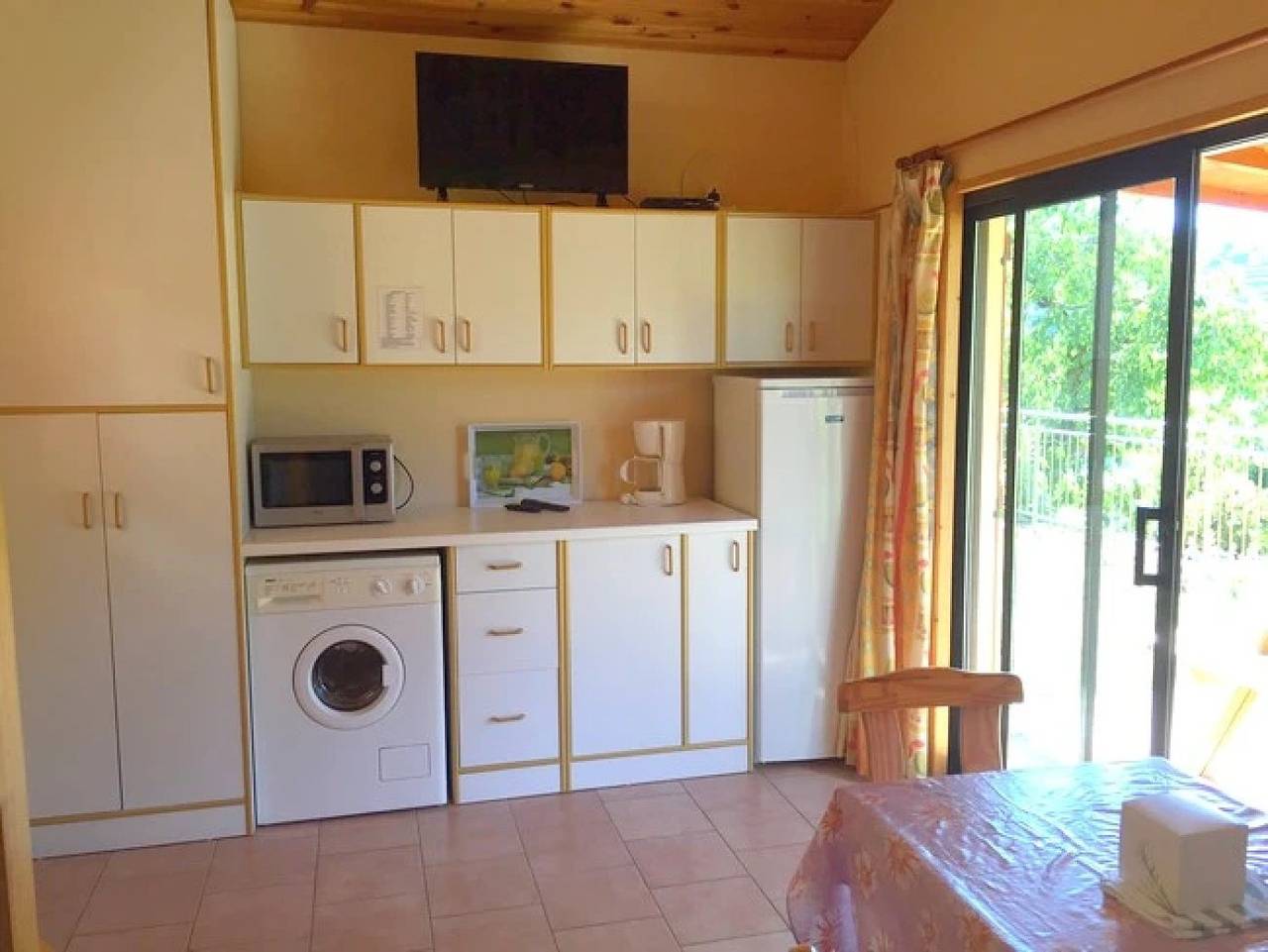 Zecamping 4* familial piscine pet friendly chalet Tv Bbq clim 45m2 in Saint-Rome-de-Tarn, Parc naturel régional des Grands Causses