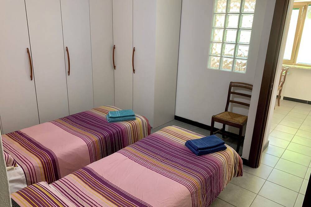 Ganze Wohnung, A nest in a lovely place, with a swimming pool in Varigotti, Finale Ligure Gemeinde