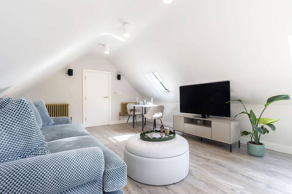 Luxury 1-Bed Annex on Rodborough Common in Stroud, Gloucestershire