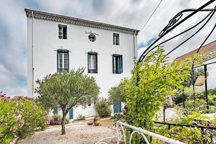 Location de vacances pour 14 personnes, avec Terrasse ainsi que Jardin et Piscine à Capendu - 4