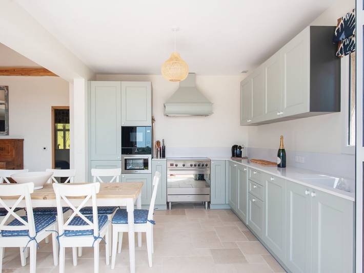 Location de vacances pour 12 personnes, avec terrasse et jardin ainsi que piscine et sauna à Vallauris - 3