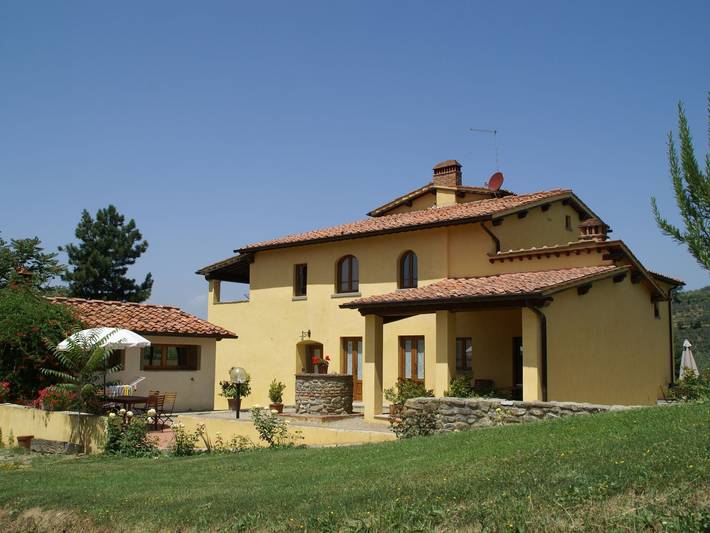 Ferienwohnung für 2 Personen, mit Terrasse und Garten sowie Pool in Castelfranco di sopra