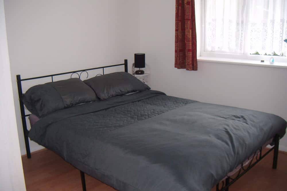 Lynbrook Holiday Rental bungalow - sleeps up to 6 people in Frinton on Sea, Frinton and Walton