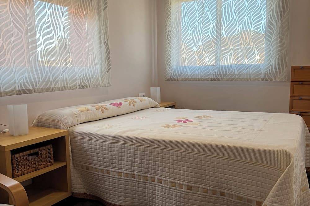 Casa Avi house with swimming pool 5 minutes from the beach, Maresme coast Barcelona in Supermaresme, Sant Vicenç de Montalt