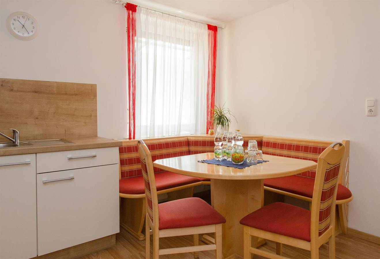 Ganze Ferienwohnung, Appartement mit 2 Schlafräumen-Ap5 in Spielberg bei Knittelfeld, Bezirk Knittelfeld