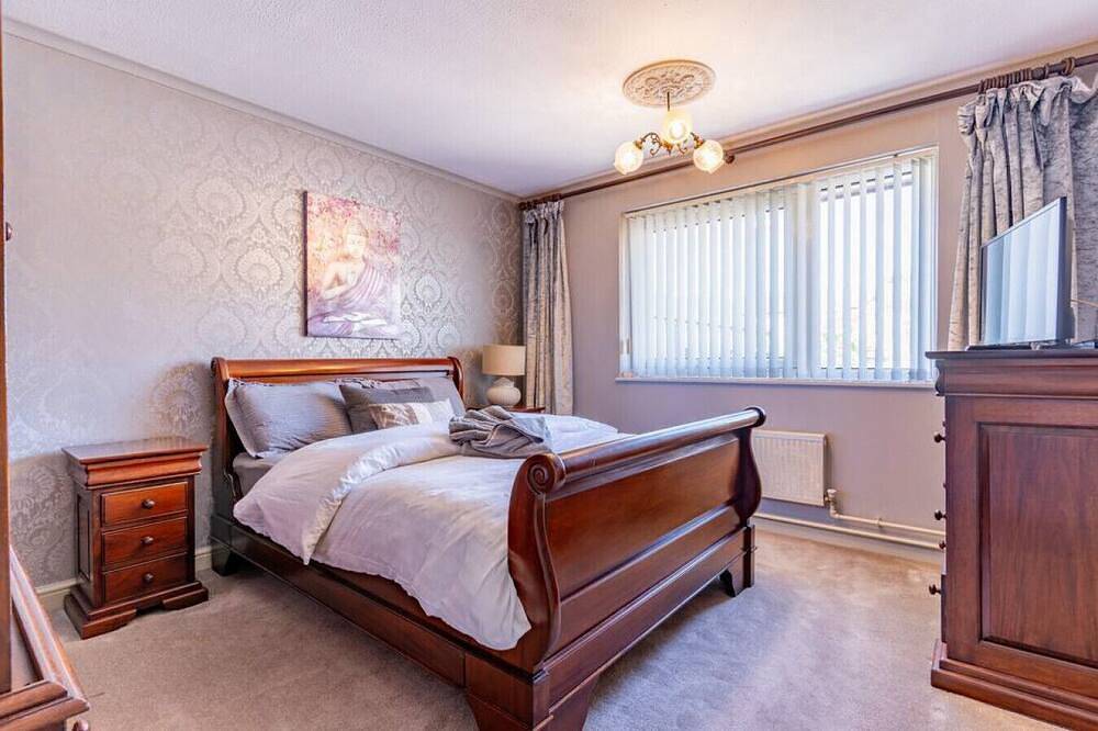 Central Aster House 3 Bedrooms Parking in Nottingham, East Midlands