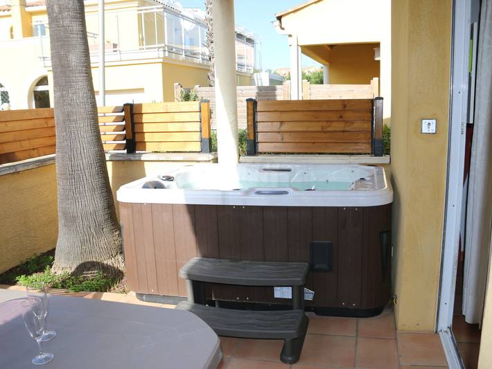 Villa pour 4 personnes, avec terrasse et jacuzzi au Cap d'Agde