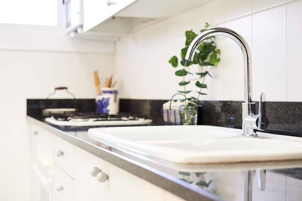 Entire apartment, Elegant apt. p/4 pax 1 min from the beach with Wi-Fi in Arenys de Mar, Costa del Maresme