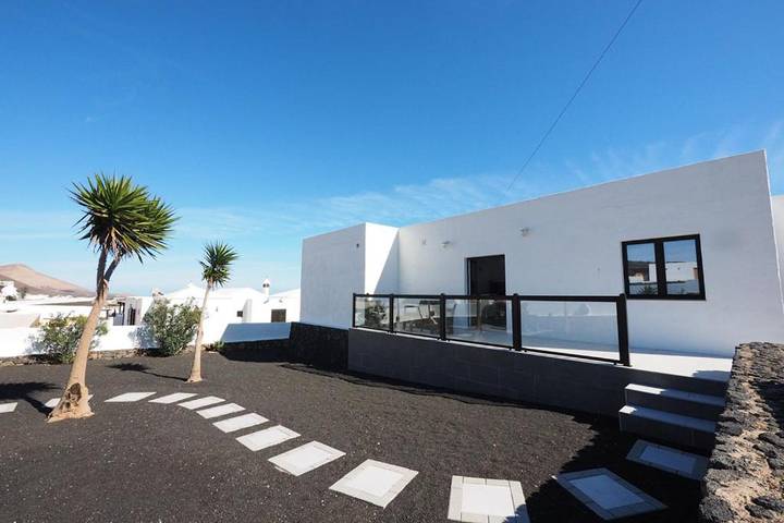 Ferienwohnung für 4 Personen, mit Ausblick und Terrasse - 1