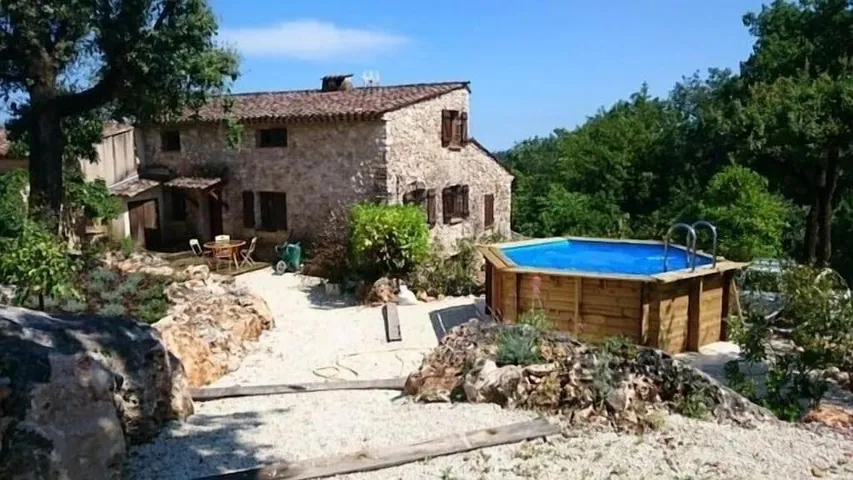 Casa de vacaciones para 6 personas, con terraza y piscina - 1
