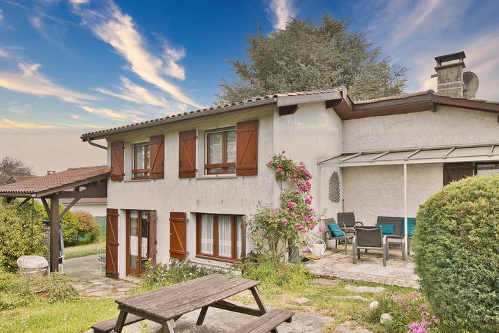 Feriehus for 4 personer, med Hage i Dordogne