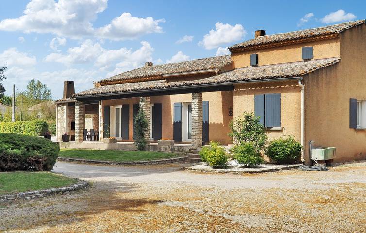 Location de vacances pour 6 personnes, avec Terrasse à Noves - 2