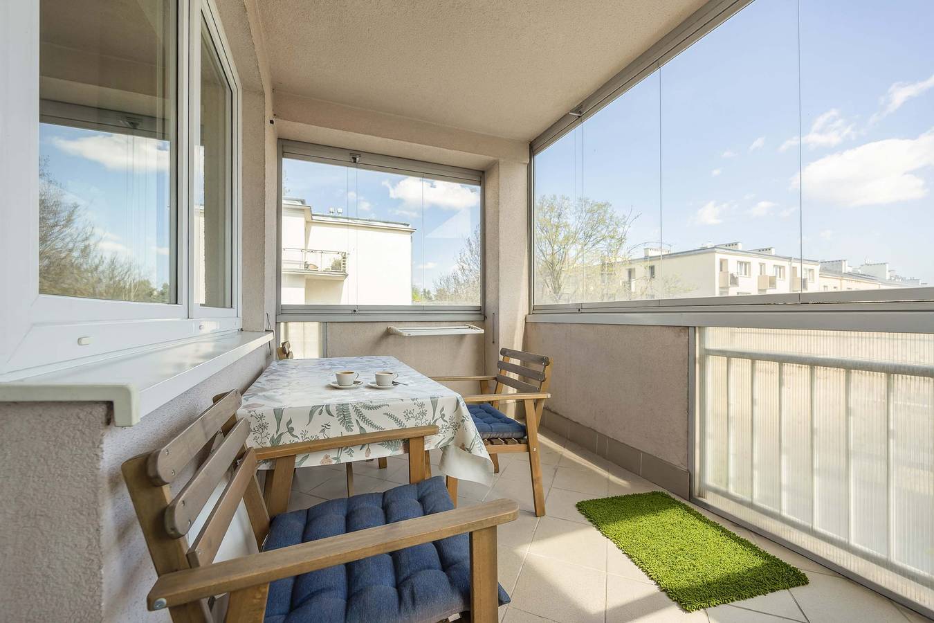 Ganze Wohnung, Spacious Apartment with Balcony | Parking and 400 m to Metro in Żoliborz, Warschau