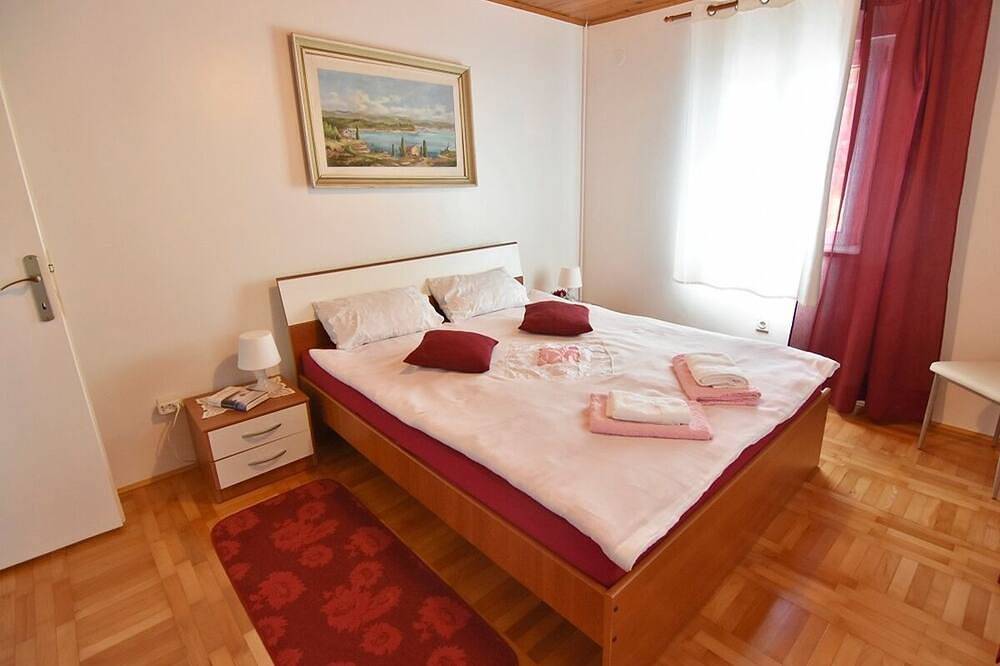 Entire apartment, Two bedroom apartment with terrace Savudrija, Umag in Umag, Umag Region