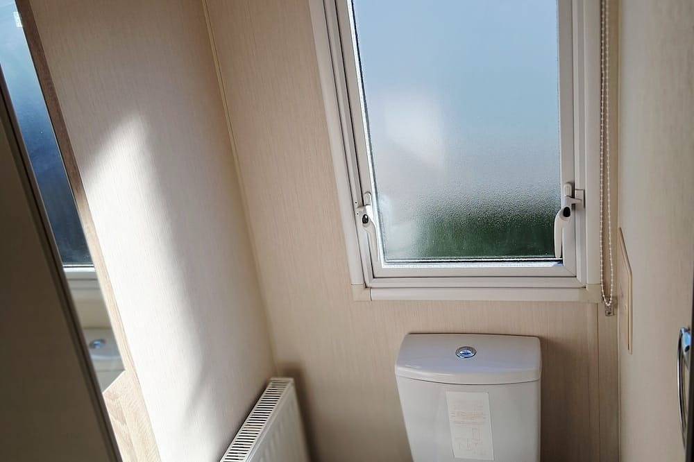 Spacious 3-Room Van at Birchington Vale in Kent
