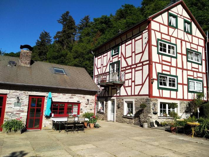 Ferienhaus für 4 Personen, mit Terrasse und Garten sowie Ausblick in Peterswald-Löffelscheid