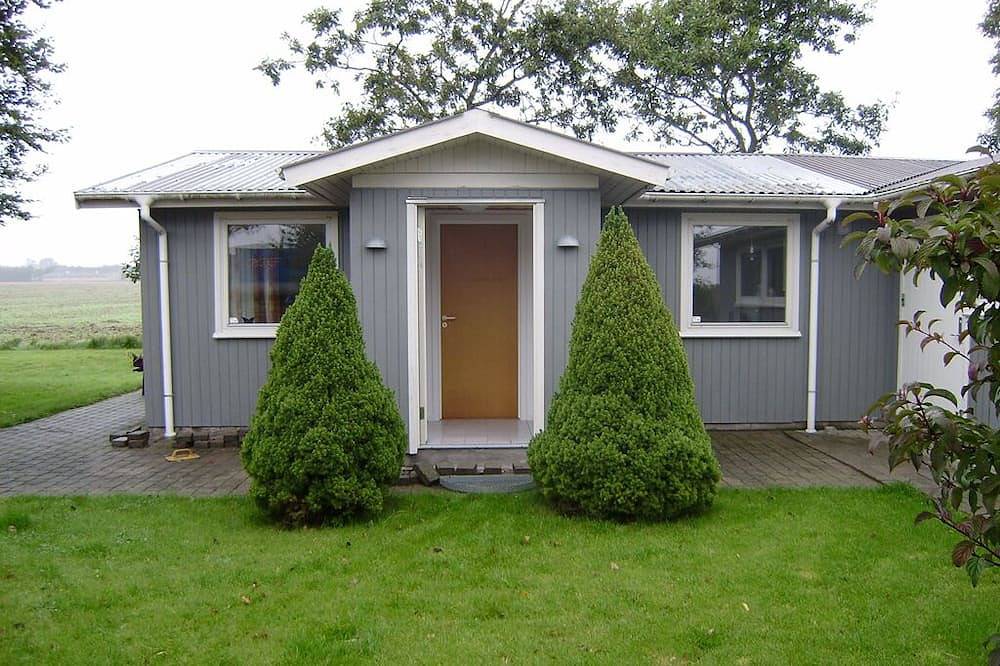 Nykøbing Mors. Schönes 70m2 Holzhaus am 300 M2 Gartengrund gelegen. in Nyköbing Mors, Morsø