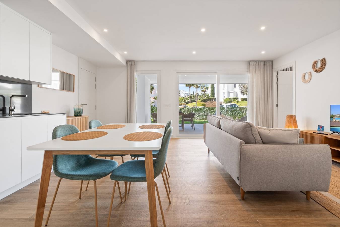 Entire apartment, Stylish 4 Pers. Apt. Alcazabo Lagoon (2005/06) in Alcazaba Lagoon, Casares