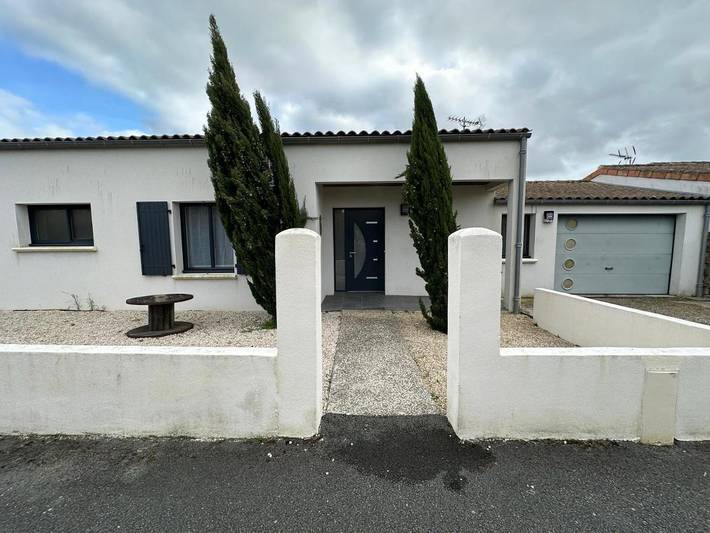 Location de vacances pour 6 personnes, avec jardin dans Yves - 4