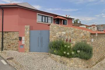 Gîte pour 6 personnes, avec vue et terrasse, animaux acceptés à Pedrógão Grande