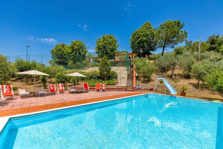 Location de vacances pour 12 personnes, avec piscine et terrasse à Loro Ciuffenna - 2