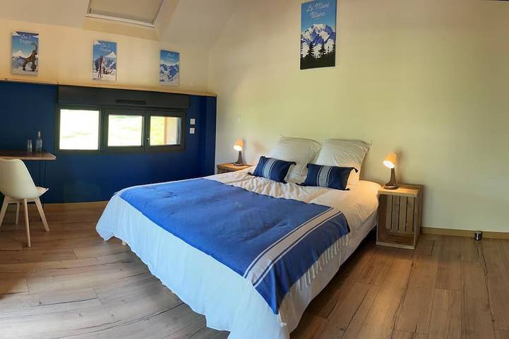 Location de vacances pour 6 personnes, avec terrasse et jardin dans La Biolle - 4